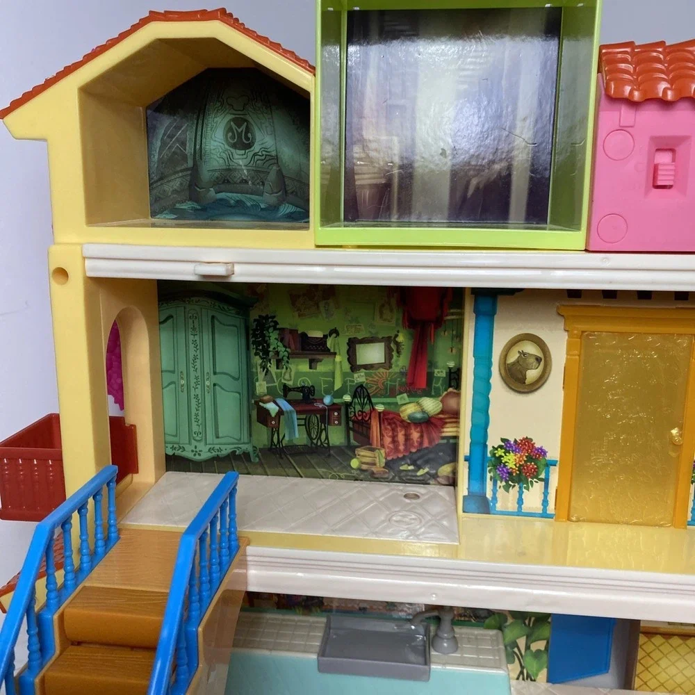 Disney Encanto Magical Casa Madrigal House Play-set Figures, Furniture. Inc Batt